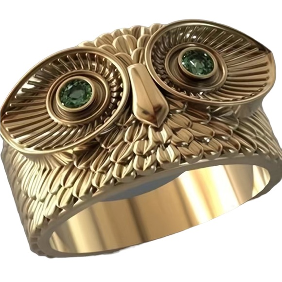 Gold Owl Face Ring with Green Jeweled Eyes - Picture 4 of 8